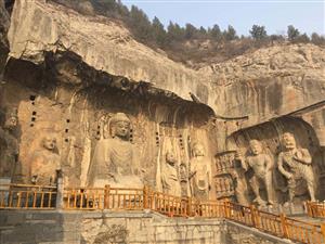 龙门石窟奉先寺庐舍那佛龛